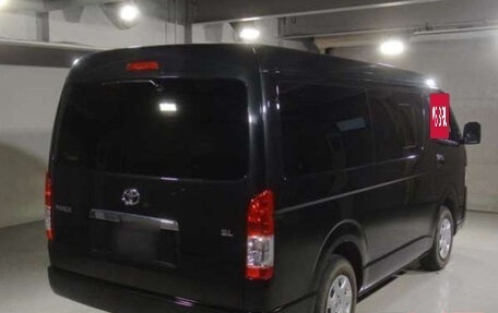 Toyota HiAce H200, 2023 год, 4 378 000 рублей, 2 фотография