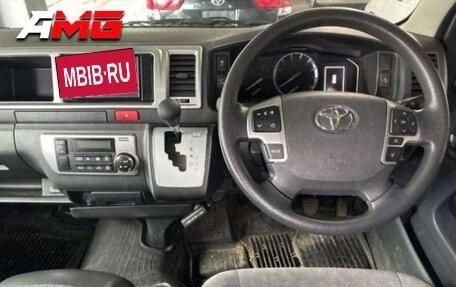 Toyota HiAce H200, 2023 год, 4 378 000 рублей, 3 фотография