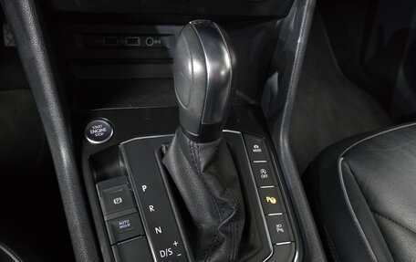 Volkswagen Tiguan II, 2019 год, 1 989 000 рублей, 7 фотография