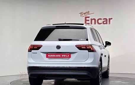 Volkswagen Tiguan II, 2019 год, 1 989 000 рублей, 4 фотография
