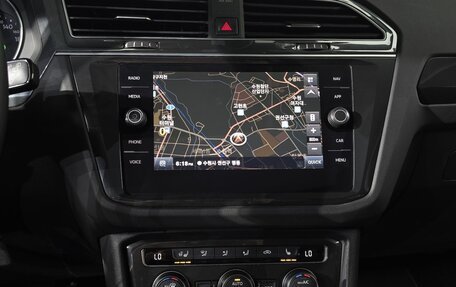 Volkswagen Tiguan II, 2019 год, 1 989 000 рублей, 10 фотография