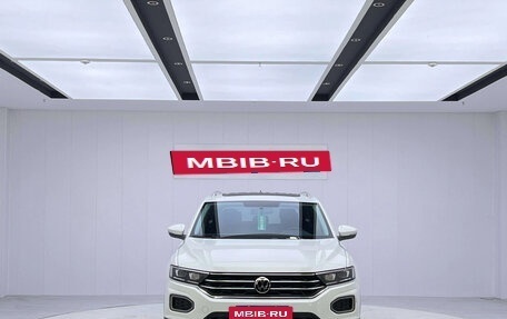 Volkswagen T-Roc I, 2023 год, 1 416 009 рублей, 2 фотография