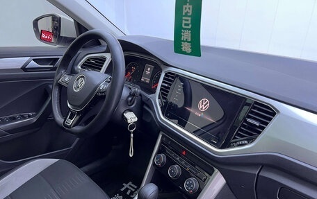 Volkswagen T-Roc I, 2023 год, 1 416 009 рублей, 13 фотография