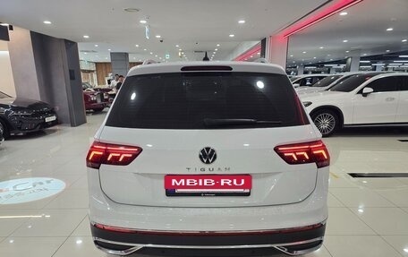 Volkswagen Tiguan II, 2023 год, 3 210 000 рублей, 3 фотография