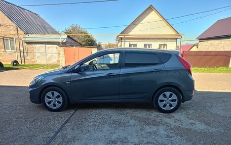Hyundai Solaris II рестайлинг, 2011 год, 600 000 рублей, 6 фотография