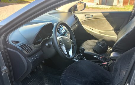 Hyundai Solaris II рестайлинг, 2011 год, 600 000 рублей, 8 фотография