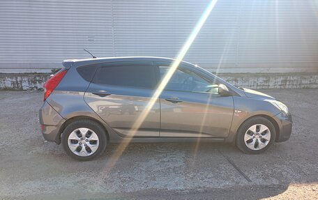 Hyundai Solaris II рестайлинг, 2011 год, 600 000 рублей, 7 фотография