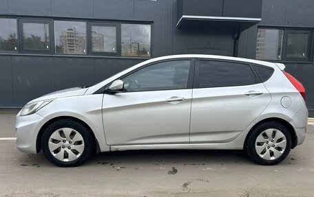 Hyundai Solaris II рестайлинг, 2011 год, 599 000 рублей, 3 фотография