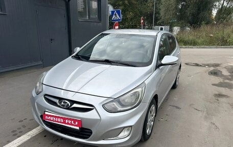 Hyundai Solaris II рестайлинг, 2011 год, 599 000 рублей, 2 фотография