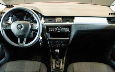 Skoda Rapid I, 2017 год, 1 300 000 рублей, 5 фотография