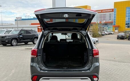 Mitsubishi Outlander III рестайлинг 3, 2020 год, 2 550 000 рублей, 7 фотография