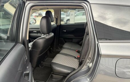 Mitsubishi Outlander III рестайлинг 3, 2020 год, 2 550 000 рублей, 13 фотография