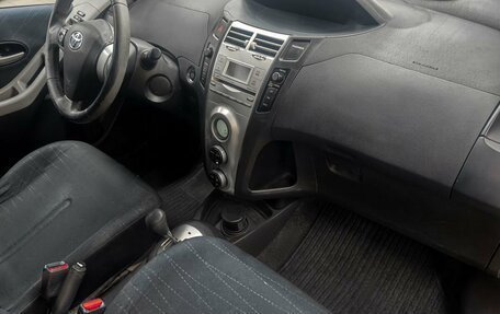 Toyota Yaris III рестайлинг, 2008 год, 549 900 рублей, 9 фотография
