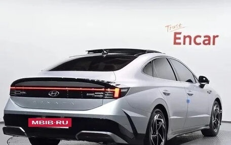 Hyundai Sonata VIII, 2023 год, 2 100 000 рублей, 3 фотография