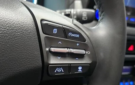 Hyundai Kona I, 2023 год, 1 380 000 рублей, 12 фотография
