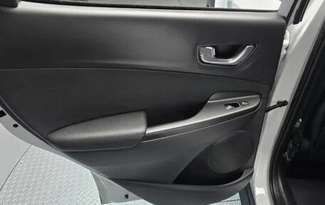 Hyundai Kona I, 2023 год, 1 380 000 рублей, 24 фотография