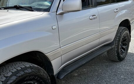 Toyota Land Cruiser 100 рестайлинг 2, 2002 год, 2 000 000 рублей, 1 фотография