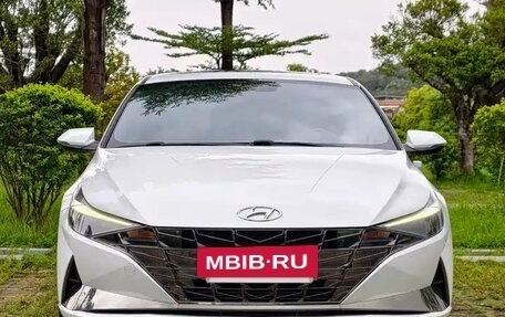 Hyundai Elantra, 2022 год, 1 270 000 рублей, 2 фотография