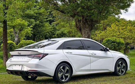 Hyundai Elantra, 2022 год, 1 270 000 рублей, 7 фотография