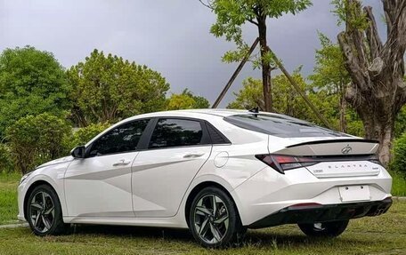 Hyundai Elantra, 2022 год, 1 270 000 рублей, 8 фотография
