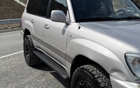 Toyota Land Cruiser 100 рестайлинг 2, 2002 год, 2 000 000 рублей, 3 фотография