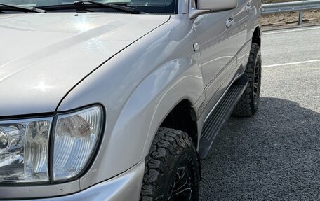 Toyota Land Cruiser 100 рестайлинг 2, 2002 год, 2 000 000 рублей, 2 фотография