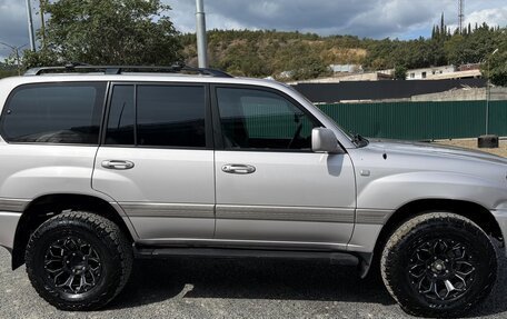 Toyota Land Cruiser 100 рестайлинг 2, 2002 год, 2 000 000 рублей, 6 фотография