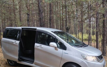 Honda Freed I, 2012 год, 800 000 рублей, 3 фотография