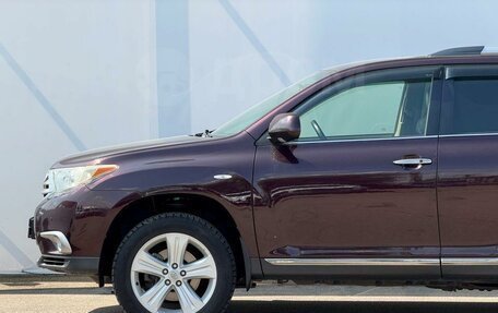 Toyota Highlander III, 2013 год, 2 290 000 рублей, 7 фотография