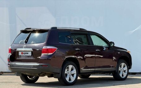 Toyota Highlander III, 2013 год, 2 290 000 рублей, 9 фотография