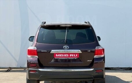 Toyota Highlander III, 2013 год, 2 290 000 рублей, 11 фотография