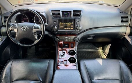 Toyota Highlander III, 2013 год, 2 290 000 рублей, 15 фотография