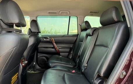 Toyota Highlander III, 2013 год, 2 290 000 рублей, 21 фотография