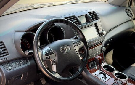 Toyota Highlander III, 2013 год, 2 290 000 рублей, 16 фотография