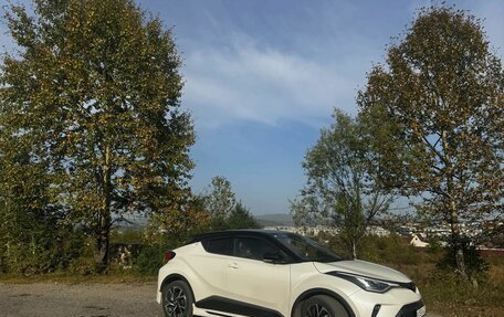 Toyota C-HR I рестайлинг, 2020 год, 2 500 000 рублей, 1 фотография