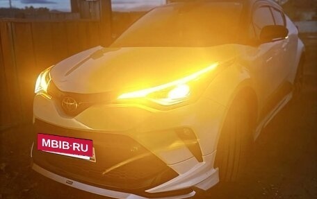 Toyota C-HR I рестайлинг, 2020 год, 2 500 000 рублей, 3 фотография