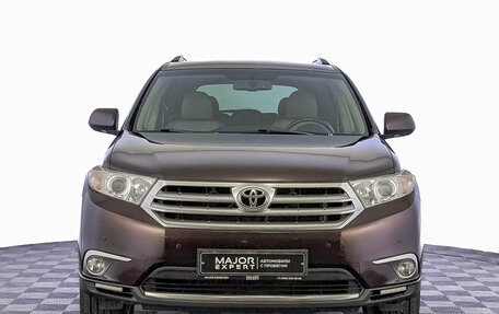 Toyota Highlander III, 2013 год, 1 995 000 рублей, 2 фотография