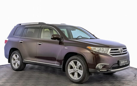 Toyota Highlander III, 2013 год, 1 995 000 рублей, 3 фотография