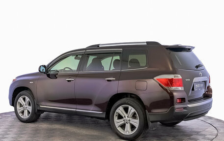 Toyota Highlander III, 2013 год, 1 995 000 рублей, 7 фотография