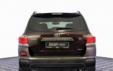 Toyota Highlander III, 2013 год, 1 995 000 рублей, 6 фотография