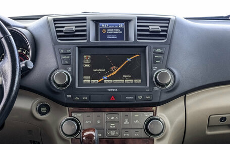 Toyota Highlander III, 2013 год, 1 995 000 рублей, 17 фотография
