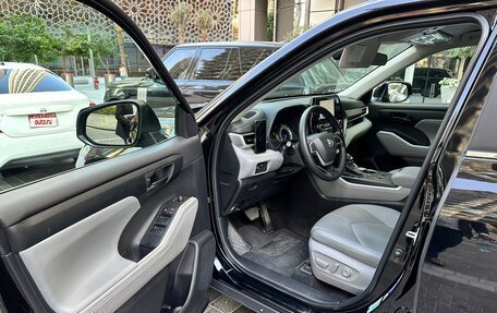 Toyota Highlander, 2023 год, 5 400 000 рублей, 7 фотография