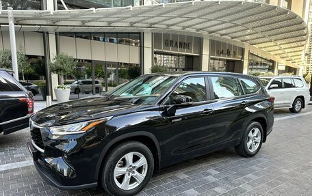 Toyota Highlander, 2023 год, 5 400 000 рублей, 3 фотография
