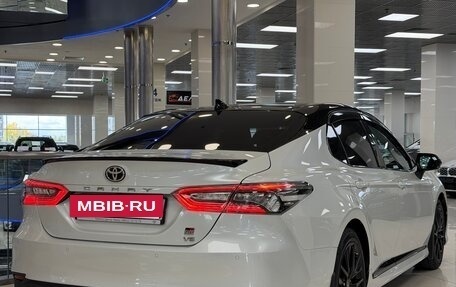 Toyota Camry, 2021 год, 3 745 000 рублей, 6 фотография