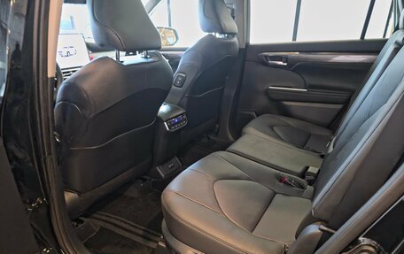 Toyota Highlander, 2026 год, 5 390 000 рублей, 21 фотография