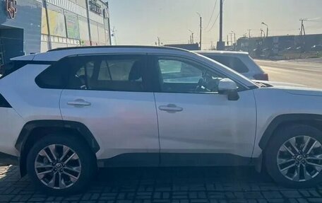 Toyota RAV4, 2022 год, 3 100 000 рублей, 6 фотография
