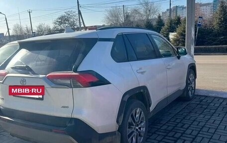 Toyota RAV4, 2022 год, 3 100 000 рублей, 5 фотография