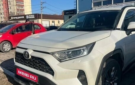 Toyota RAV4, 2022 год, 3 100 000 рублей, 2 фотография