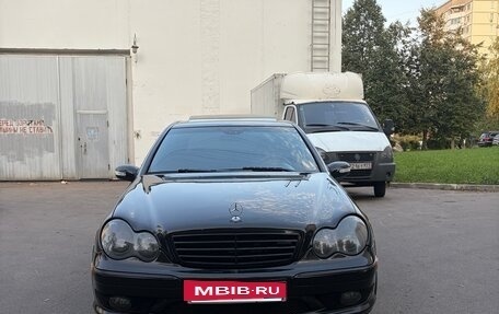 Mercedes-Benz C-Класс, 2004 год, 850 000 рублей, 2 фотография