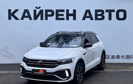 Volkswagen T-Roc I, 2022 год, 1 550 000 рублей, 1 фотография